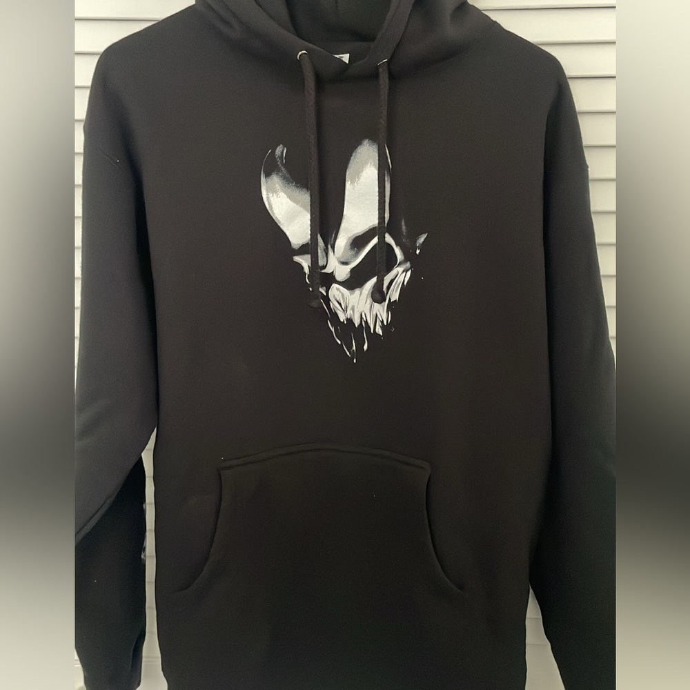 slaughter to prevail hoodie size medium  unisex